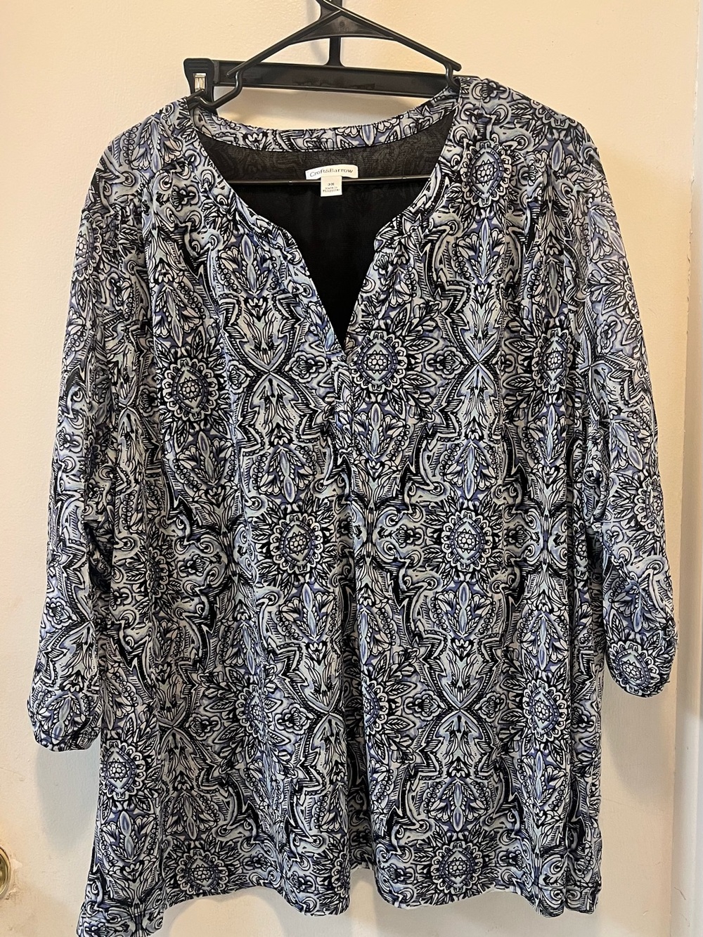 croft & barrow Black and Blue Paisley V-Neck Tunic Top